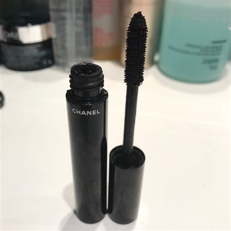 gloss volume chanel opinioni|Chanel le volume mascara review.